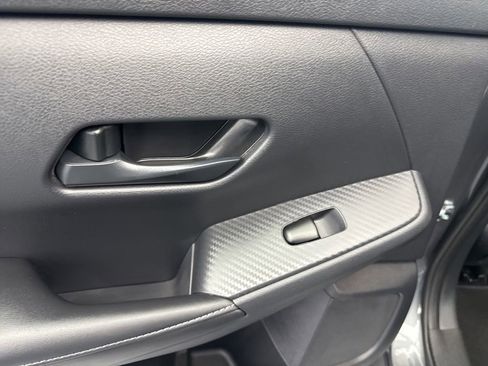 Used 2025 Nissan Sentra SV FWD image 35
