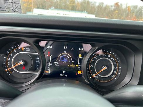 New 2025 Jeep Gladiator Sport image 17