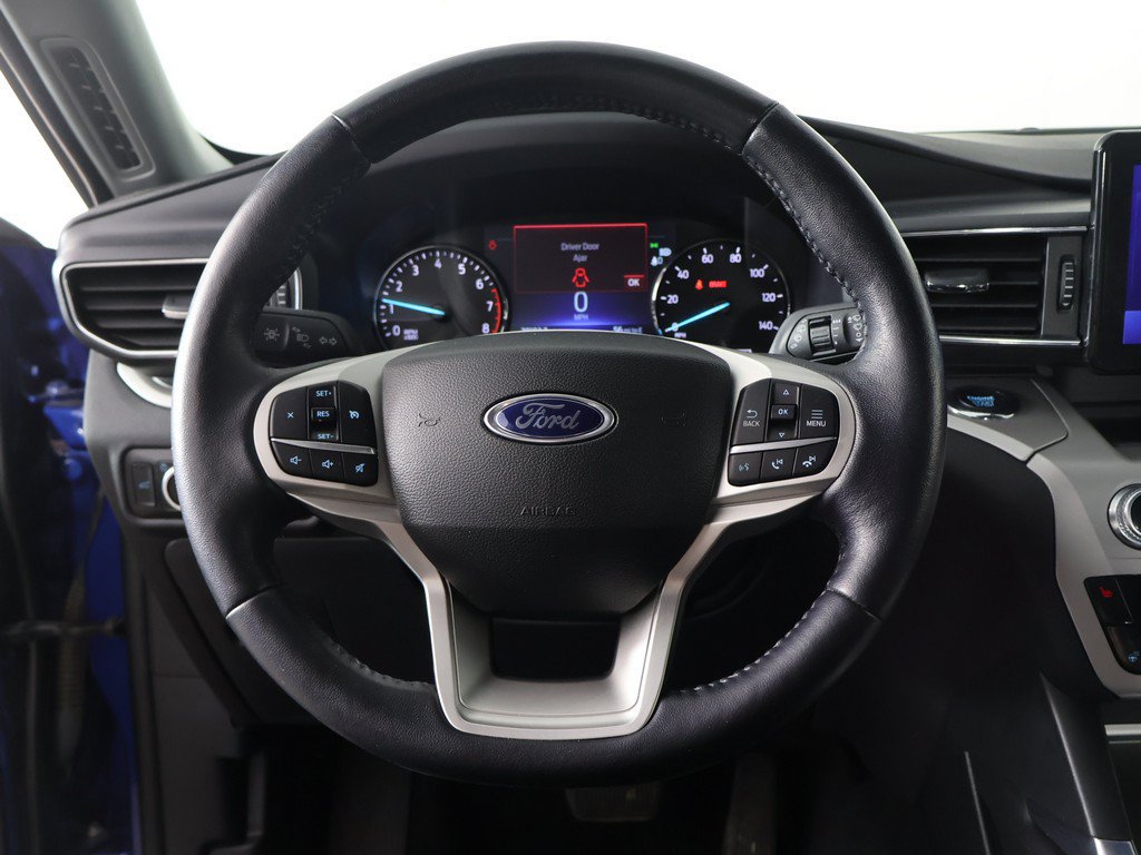 Used 2023 Ford Explorer XLT w/ Equipment Group 202A AWD/4WD image 39