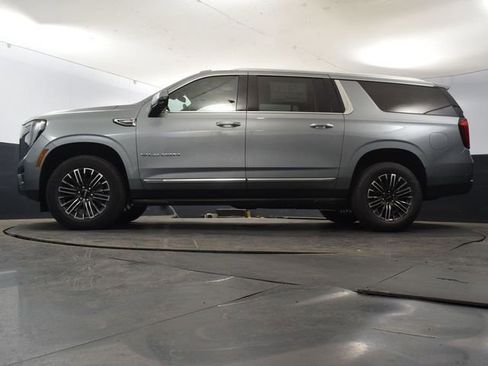 Used 2025 GMC Yukon XL Elevation image 52