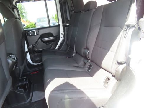 Used 2021 Jeep Gladiator Sport AWD/4WD image 40