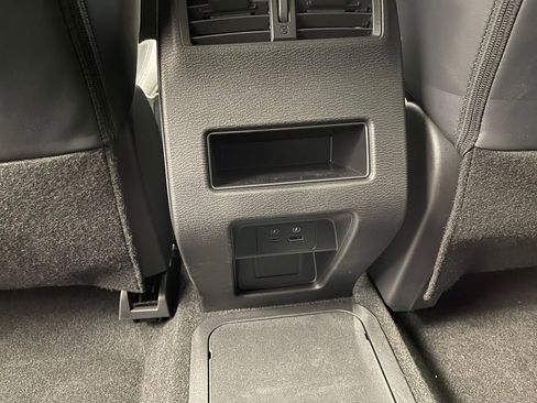 New 2025 Mitsubishi Outlander SE image 25