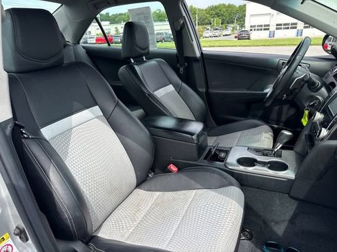 Used 2012 Toyota Camry SE FWD image 13