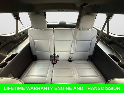 Used 2021 Chevrolet Suburban LT w/ LT Signature Package RWD image 19