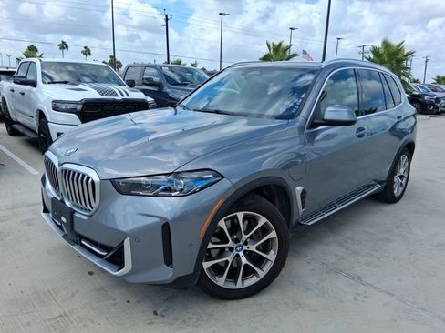 Used 2025 BMW X5 xDrive50e AWD/4WD image 3