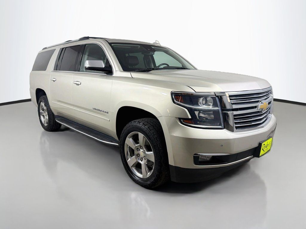 Used 2017 Chevrolet Suburban Premier AWD/4WD image 4