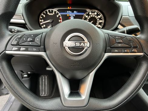 Used 2024 Nissan Altima 2.5 SV image 14