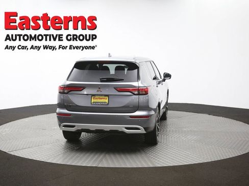 Used 2024 Mitsubishi Outlander SE image 38