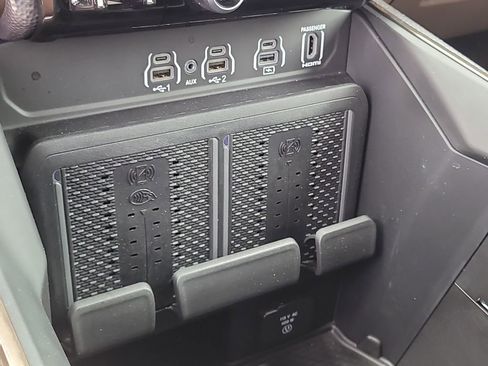 Used 2025 RAM 1500 Limited AWD/4WD image 30