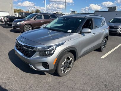 Used 2025 Kia Seltos EX