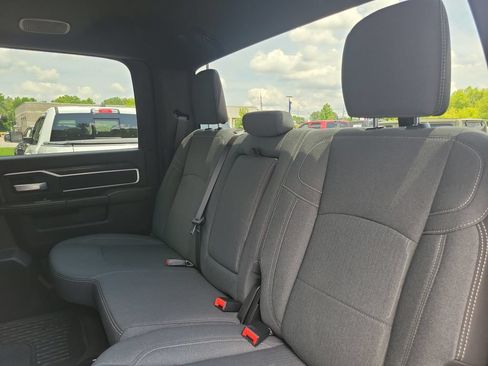 Used 2024 RAM 2500 Big Horn w/ Safety Group AWD/4WD image 35