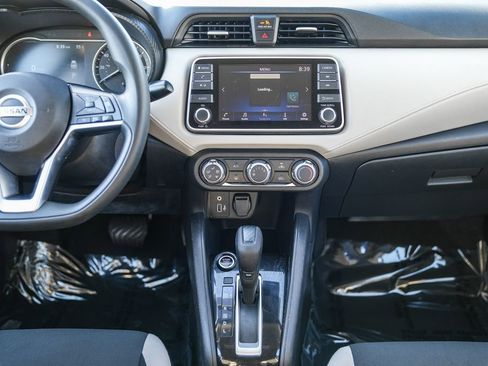 Used 2022 Nissan Versa SV image 14