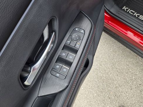 New 2026 Nissan Kicks SR w/ Cold Weather Package FWD image 18
