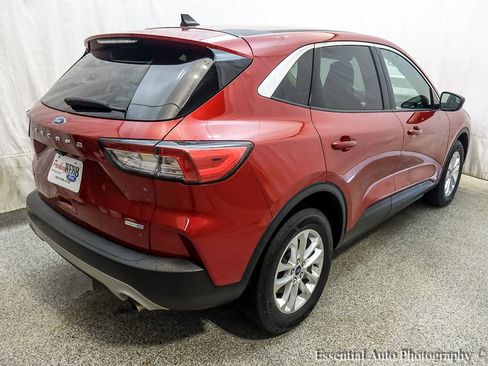 Certified 2020 Ford Escape SE image 9