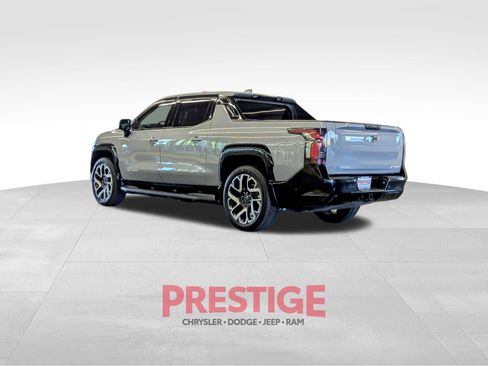 Used 2025 Chevrolet Silverado EV RST AWD/4WD image 12