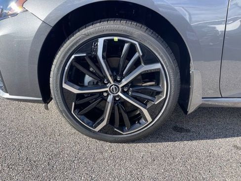 New 2025 Nissan Altima 2.5 SR image 11