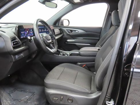 Certified 2025 Chevrolet Traverse LT w/ Midnight/Sport Edition AWD/4WD image 13