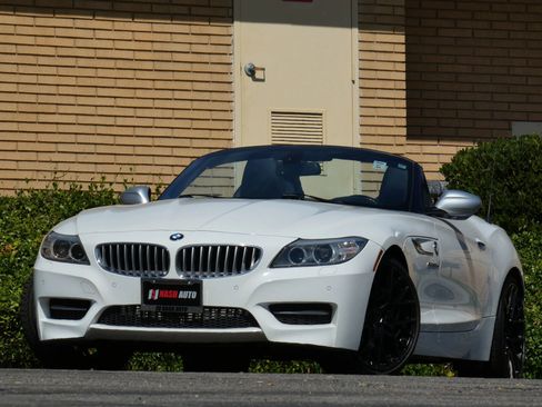 Used 2015 BMW Z4 sDrive35is image 2