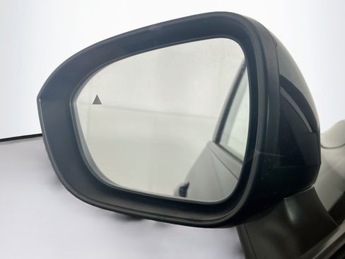 Used 2023 Nissan Rogue SV FWD image 16
