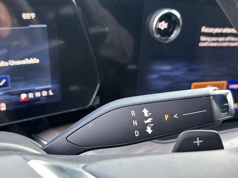 New 2025 Chevrolet Suburban LS image 25