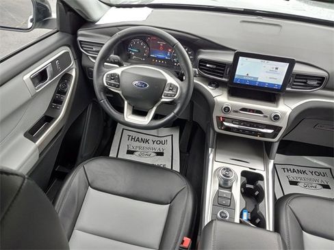 Used 2022 Ford Explorer XLT w/ Equipment Group 202A image 17