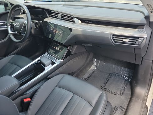 Used 2021 Audi e-tron Premium w/ Convenience Plus Package AWD/4WD image 11