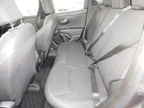 Used 2018 Jeep Renegade Altitude image 13