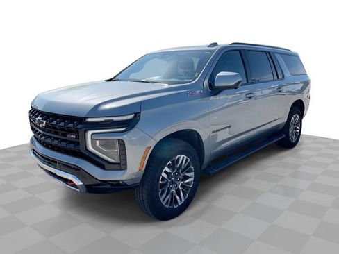 Used 2025 Chevrolet Suburban Z71 AWD/4WD image 1