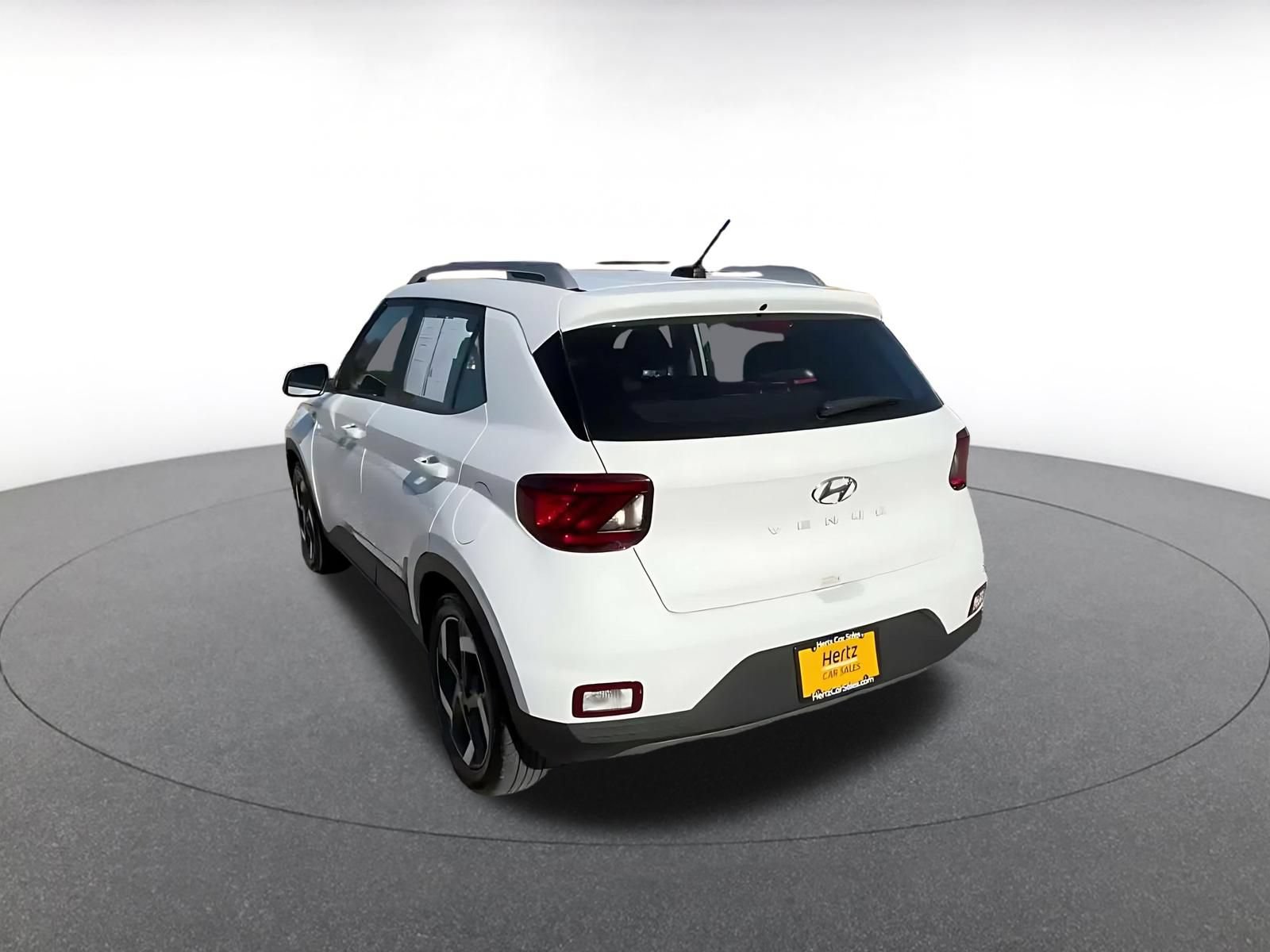 Used 2026 Hyundai Venue SEL FWD image 10