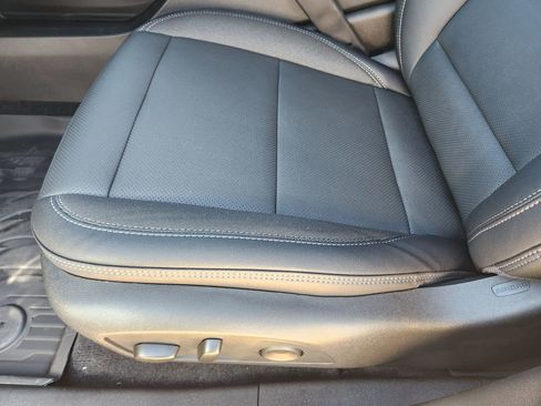 New 2026 Chevrolet Equinox EV LT image 17