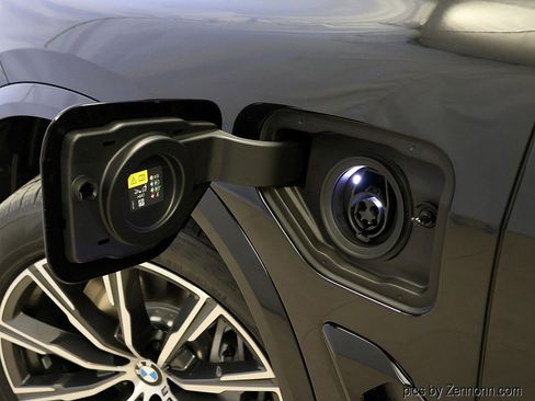 New 2026 BMW X5 xDrive50e w/ M Sport Package image 10