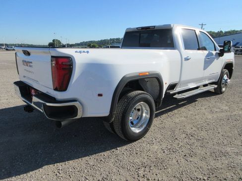 New 2026 GMC Sierra 3500 SLT w/ SLT Premium Package AWD/4WD image 5