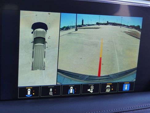 Used 2022 Chevrolet Tahoe Z71 w/ Z71 Off-Road Package image 19