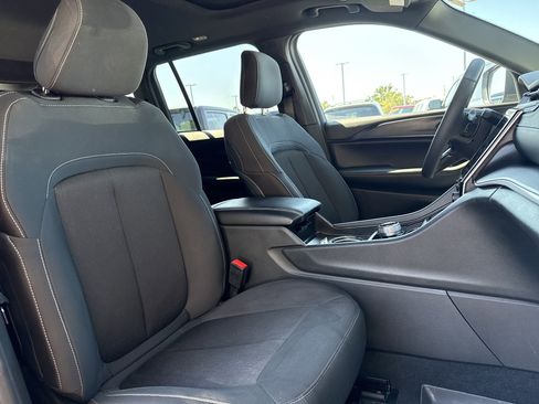 Used 2025 Jeep Grand Cherokee Laredo X w/ Luxury Tech Group I image 12