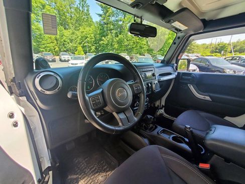 Used 2014 Jeep Wrangler Sahara w/ Connectivity Group image 13