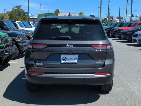 New 2026 Jeep Grand Cherokee Limited w/ Luxury Tech Group II AWD/4WD image 6