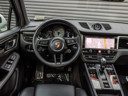 Certified 2023 Porsche Macan S AWD/4WD image 12