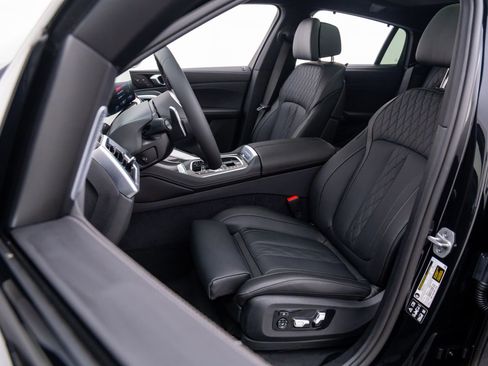 New 2026 BMW X6 M60i image 16