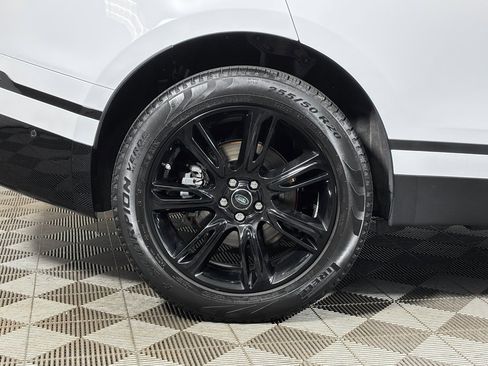 Used 2019 Land Rover Range Rover Velar R-Dynamic SE image 38