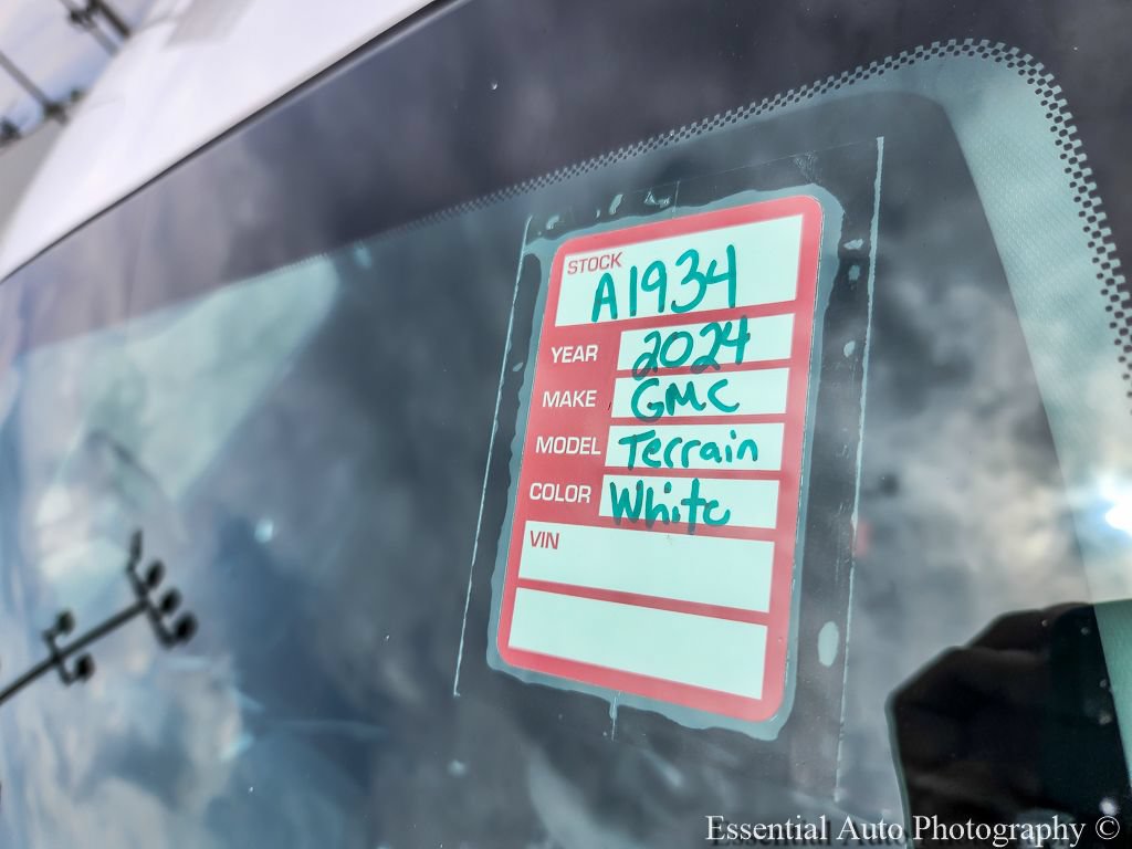 Used 2024 GMC Terrain SLE FWD image 22