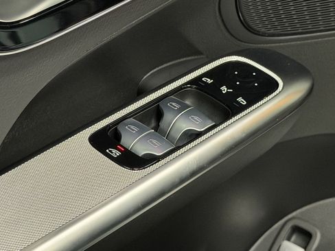 Certified 2025 Mercedes-Benz GLC 300 4MATIC image 23