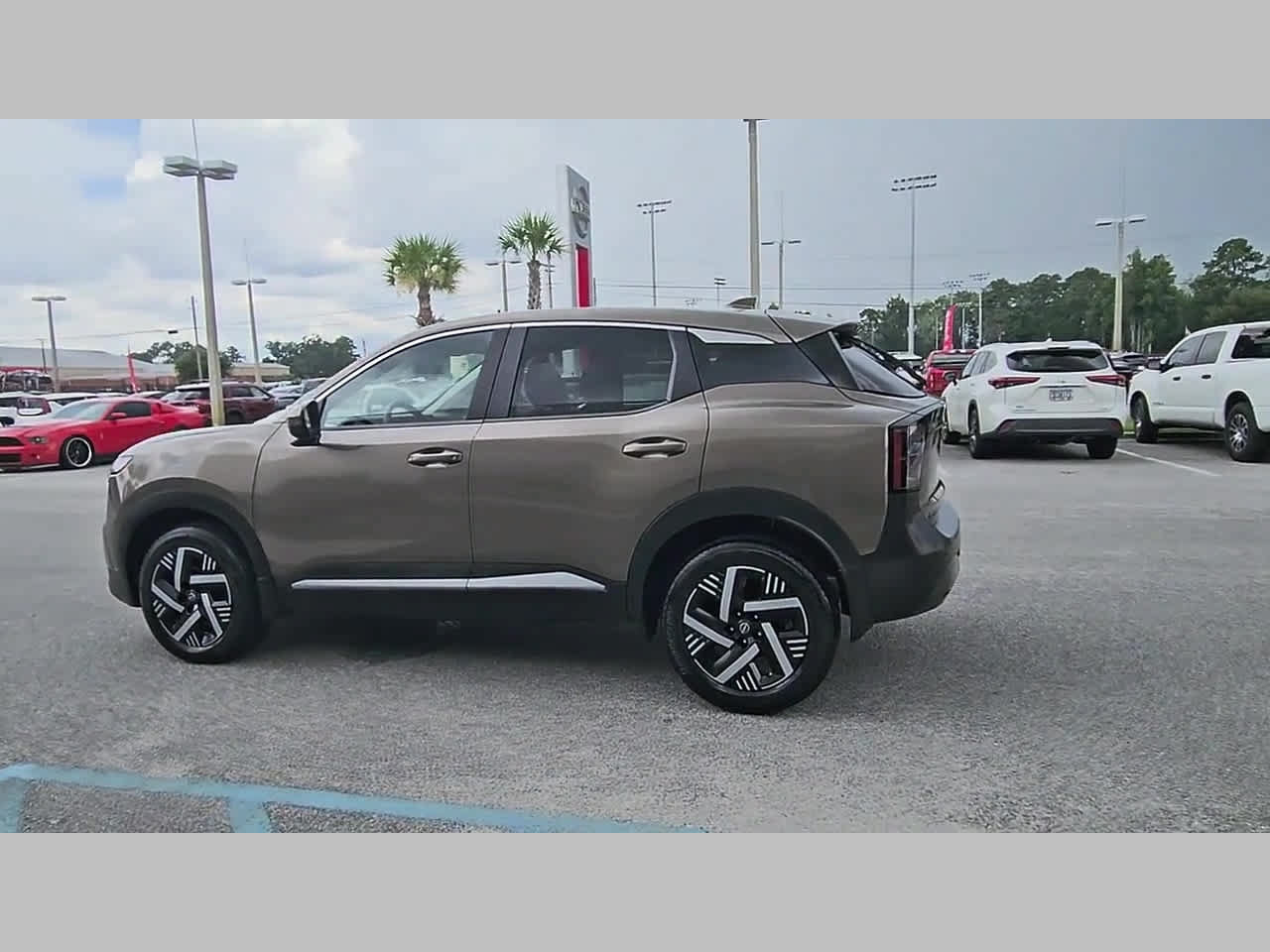 Used 2025 Nissan Kicks SV FWD image 28