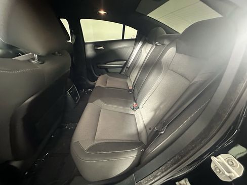 Used 2019 Dodge Charger SXT image 23