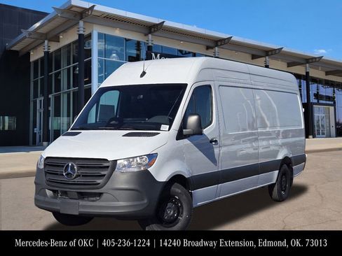 New 2025 Mercedes-Benz Sprinter 2500 image 1