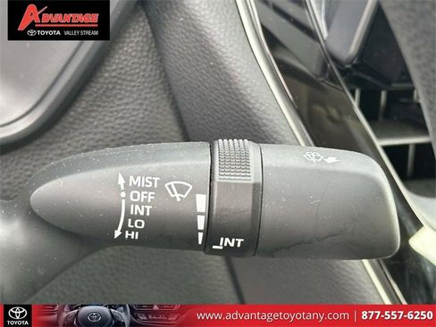 Used 2022 Toyota Corolla LE image 29