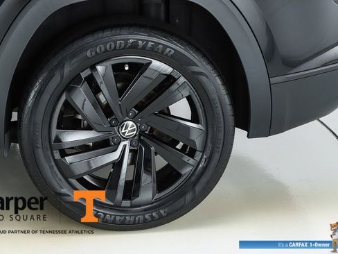 Used 2023 Volkswagen Atlas Cross Sport SE FWD image 6