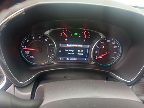 Certified 2024 Chevrolet Equinox RS FWD image 2