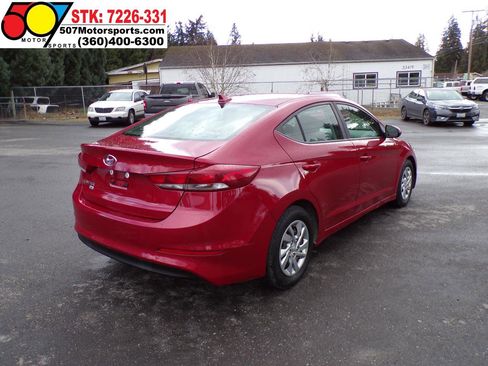 Used 2017 Hyundai Elantra SE image 9