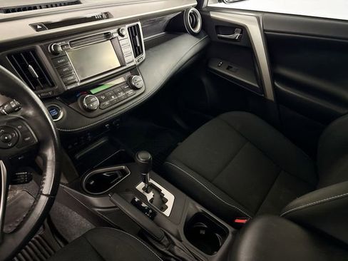 Used 2018 Toyota RAV4 XLE image 27