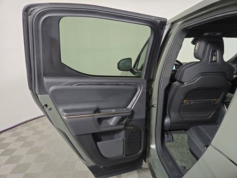 Used 2022 Rivian R1T Launch Edition image 17